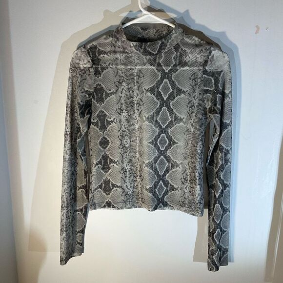 Snakeskin Sheer Mockneck Longsleeve Shell, M. Perfect layering - Picture 4 of 16